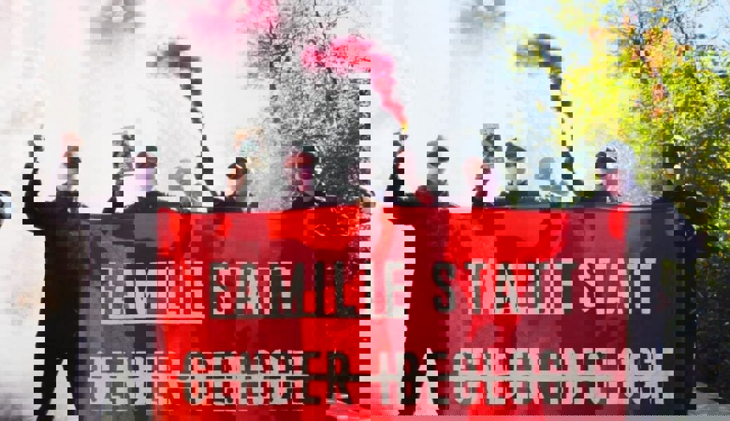  Die rechtsextreme Junge Tat bei einer Aktion vor dem Tanzhaus Zürich. 