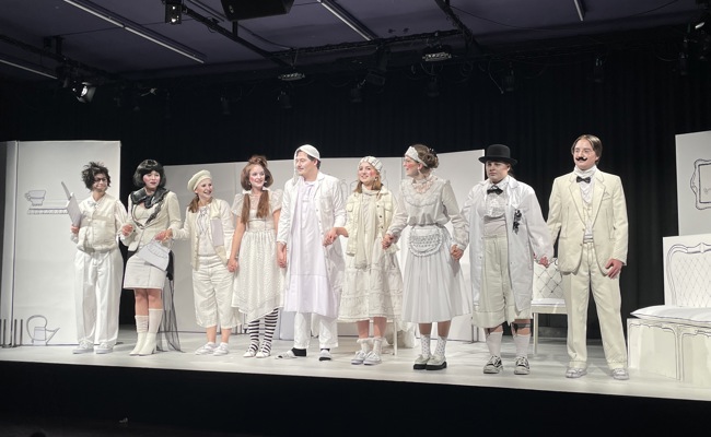 Theatergruppe der jungen Erwachsenen feierte eine gelungene Premiere