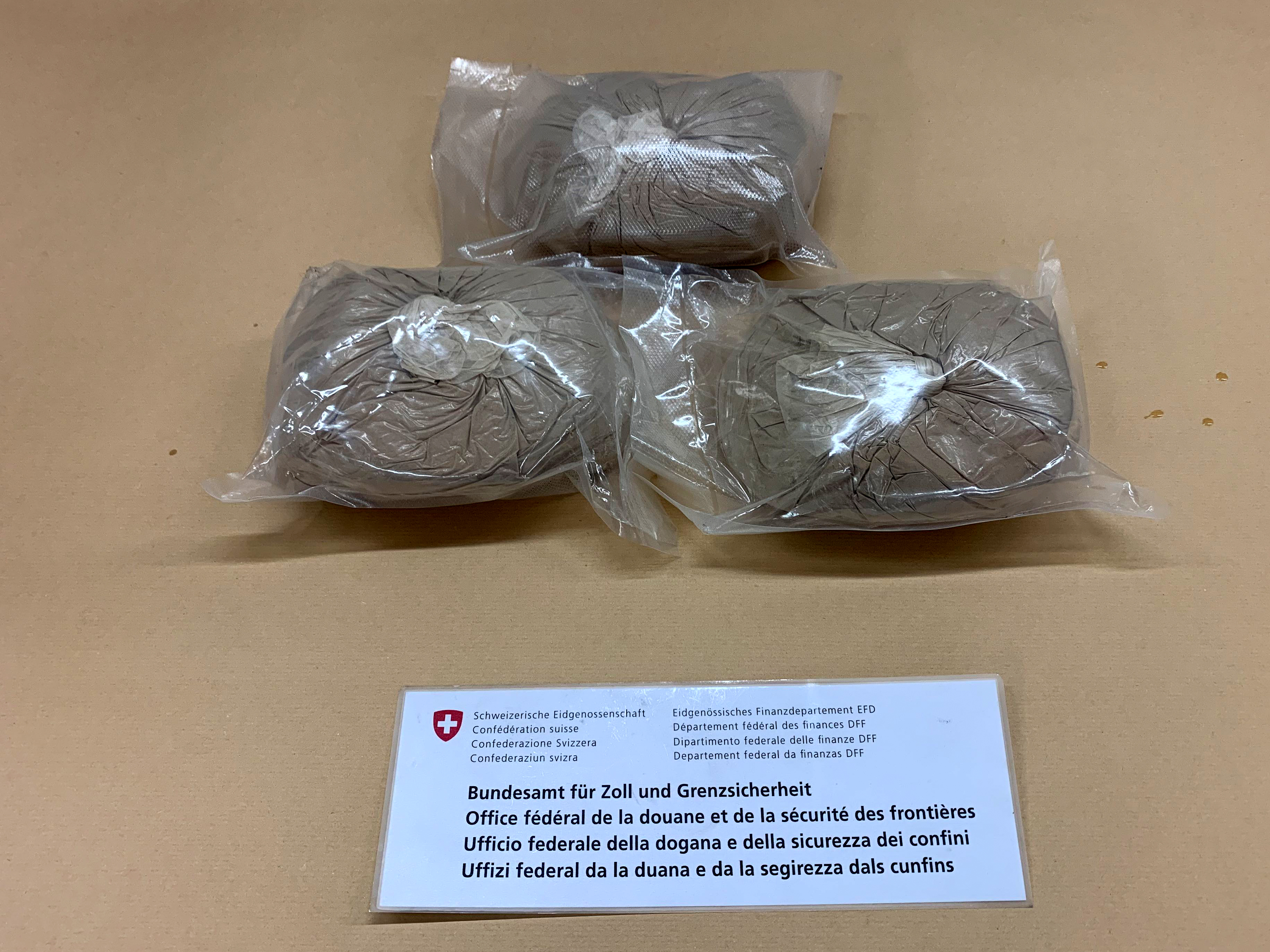 Grenzwächter entdeckten Geheimversteck mit drei Kilo Heroin