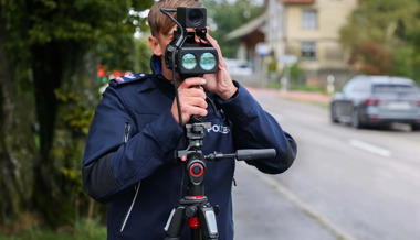 18-Jähriger rast mit 129 km/h durch den Ort