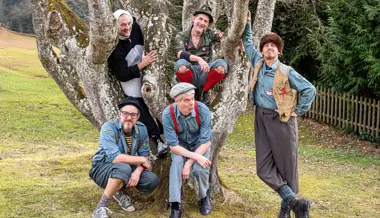 «Drin sii isch en Seich»: Marius & die Jagdkapelle melden sich mit rotzfrechen Liedern zurück