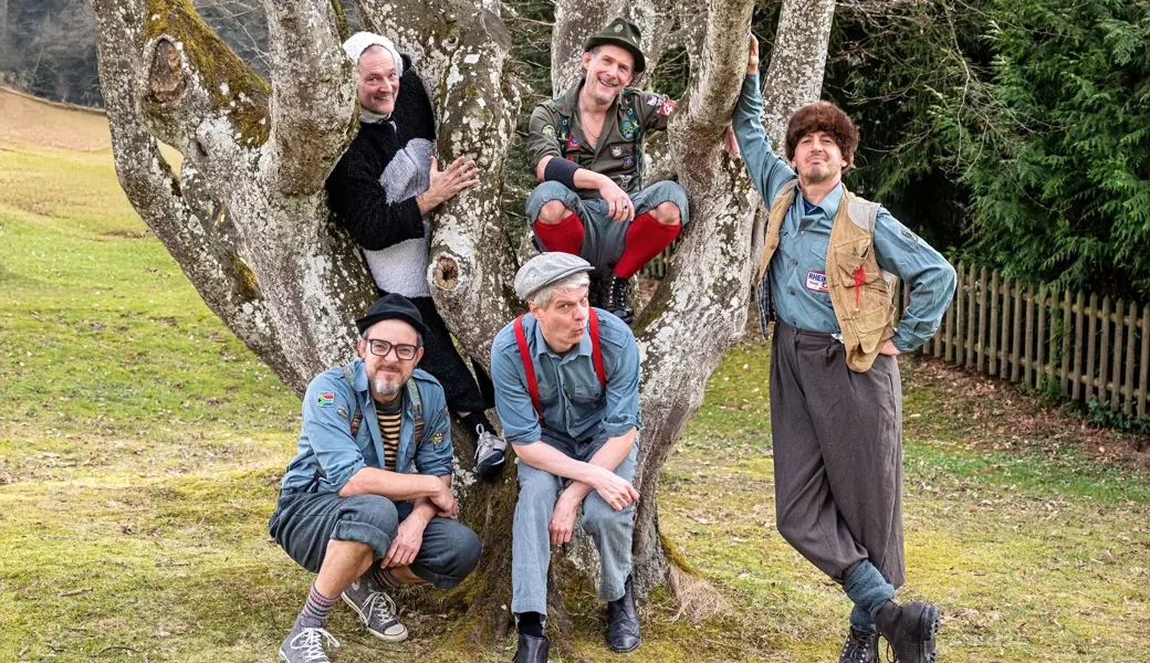 «Drin sii isch en Seich»: Marius & die Jagdkapelle melden sich mit rotzfrechen Liedern zurück