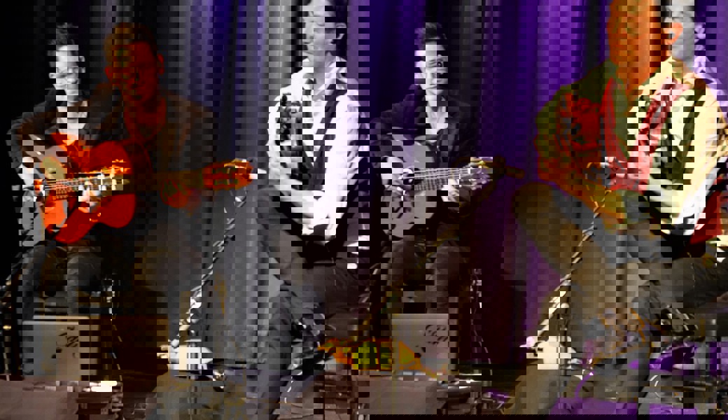  Zwei brillante Saitenakrobaten an der Gitarre: Alexander Kilian (links) und Jan Pascal. 