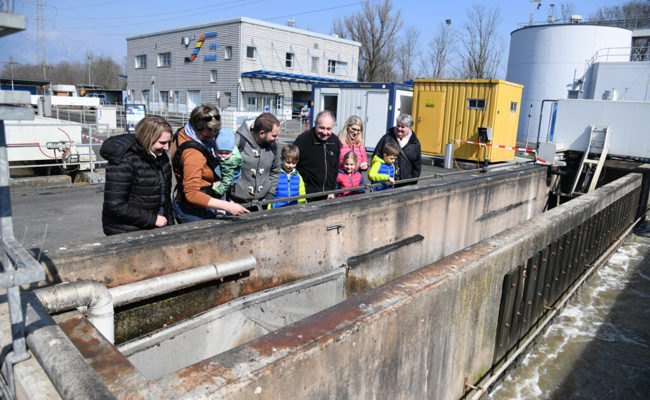 Jeden Tag stehen 60 000 gefüllte Badewannen Abwasser zur Reinigung an