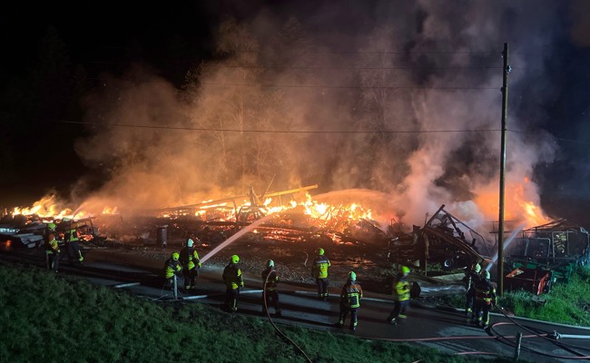 Scheune wurde ein Raub der Flammen