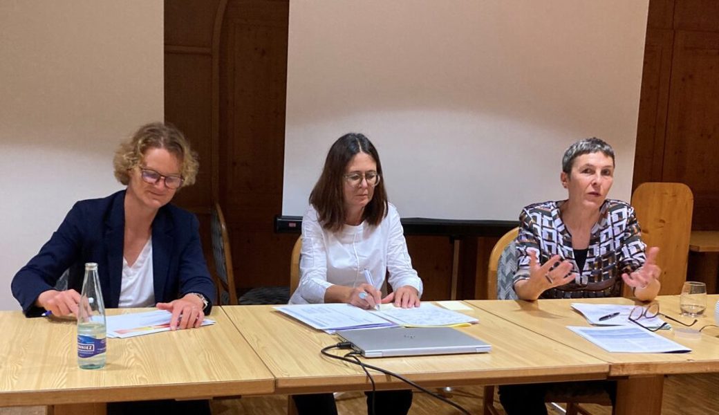  Sie diskutierten über die AHV-Reform 21: Tanja Kirn, Katrin Schulthess und Barbra Gisin (von links). 