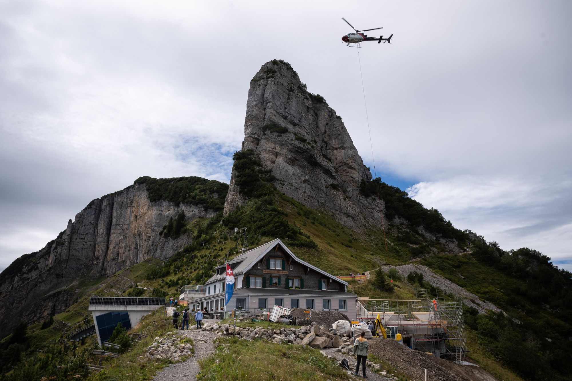 Staubern-Baustelle trotzt dem Wetter – Rohbau auf 1800 Metern vollendet