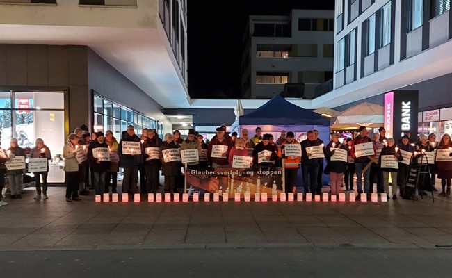 Mahnwache: Stille Gebete und Hunderte Kerzen