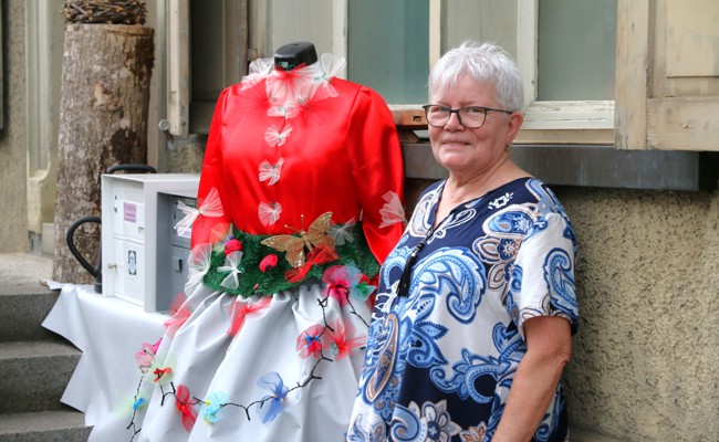 Schneiderin Therese Mathys verwandelt Reststoffe in einzigartige Modekreationen