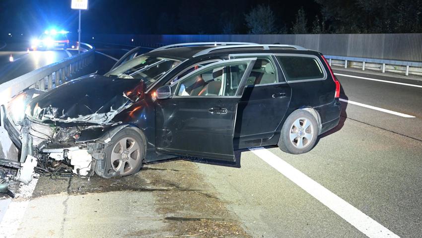 Das Auto erlitt einen Totalschaden. Das Auto erlitt einen Totalschaden.