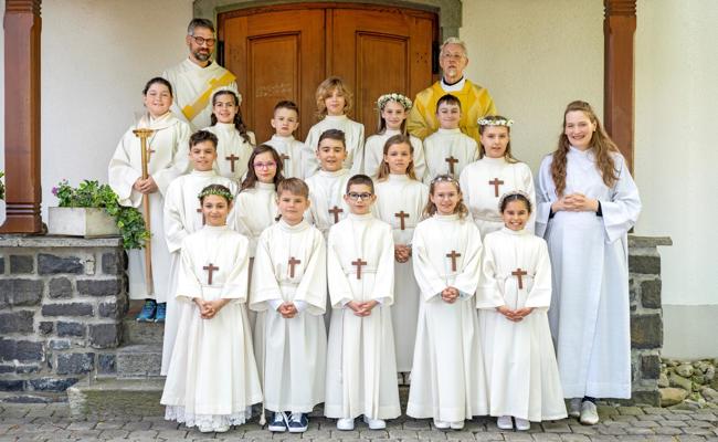 86 Kinder haben die erste heilige Kommunion empfangen