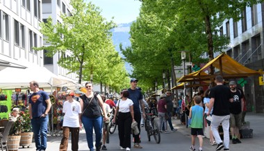 Ein festlicher Tag auf der Bahnhofstrasse zwischen Markt und Mode