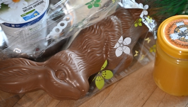 Kinderkram: Osterschoggi-Gesichtsmaske