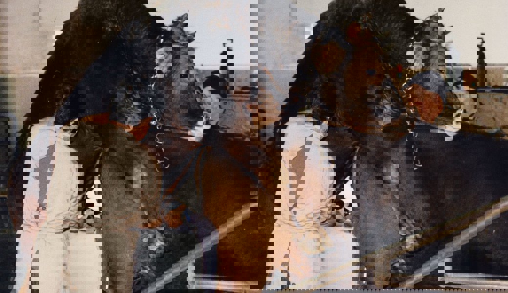 Franz-Josef Schawalder beim Absamen in der Besamungsstation Bütschwil.