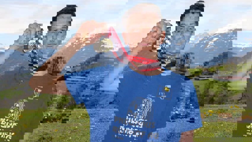  1. Mai: Volleyballspieler Elias Auer aus Oberschan gewinnt als Libero mit dem TSV Jona die U18-Schweizer-Meisterschaft. 