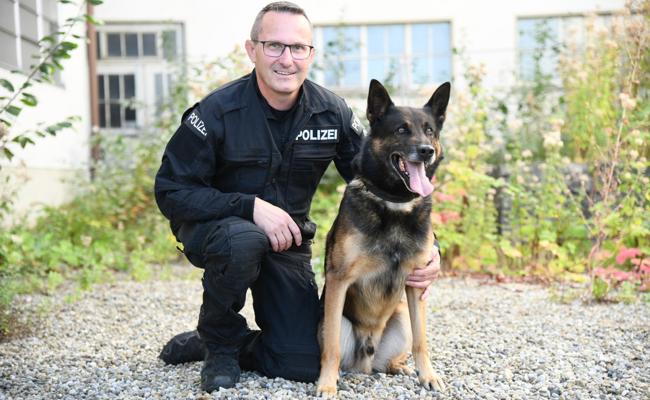 Peter Vetsch und Polizeihund Zen schnappen Einbrecher und suchen Drogen