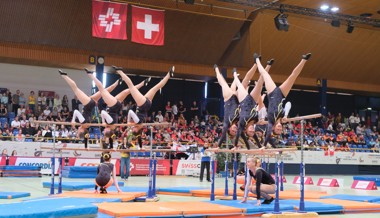 Eine sensationelle Premiere am Schulstufenbarren
