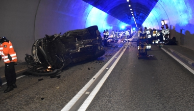 Heftige Frontalkollision mit mehreren Verletzten
