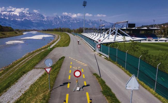 Radverkehr auf Rheindamm soll erlaubt bleiben