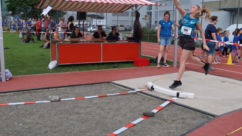  Für Anna Widakovich (STV Sennwald) reichte es am Schluss für das U18-Podest. Sie durfte sich die Bronzemedaille umhängen lassen. 