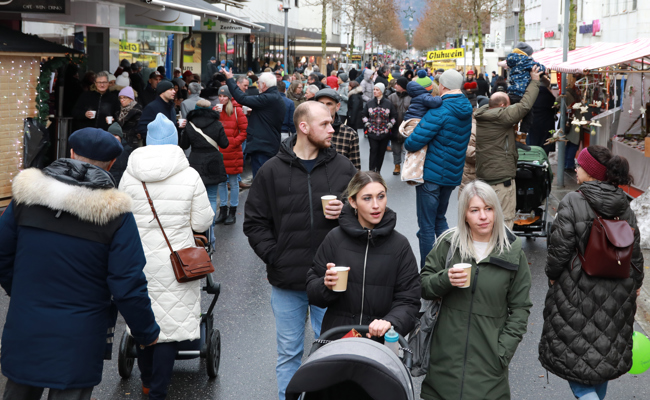 Konsum statt Präsente kaufen am Geschenksonntag