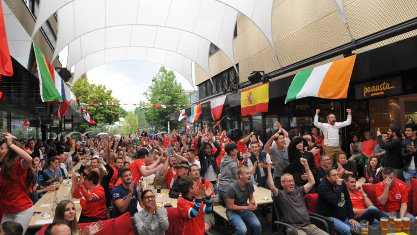  Ob Sommer oder Winter das Mitfiebern mit der favorisierten Mannschaft hält warm. 