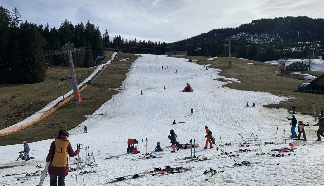 Seit Februar fehlte vielerorts im Obertoggenburg der Schnee, hier das Skigebiet Wildhaus.
