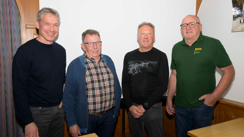 Rochade im Vorstand des Verkehrsvereins, von links: Thomas Bleichenbacher übernimmt das Kassieramt von Hansruedi Kubli, Christian Lippuner ersetzt Präsident Heiri Vetsch.