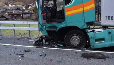 Frontalkollision fordert zwei Todesopfer