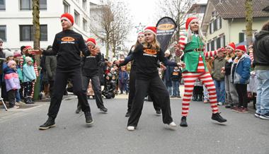 Musik, Markt und Weihnachtsfreude beim Geschenksonntag