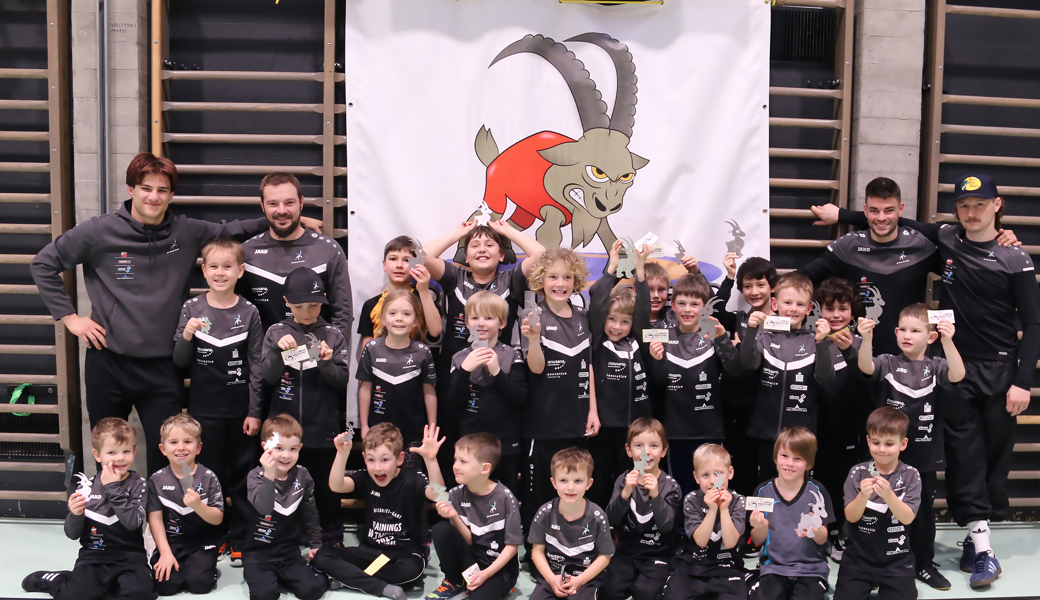 Alle Teilnehmenden erhielten als Erinnerung kleine Steinbock-Auszeichnungen.