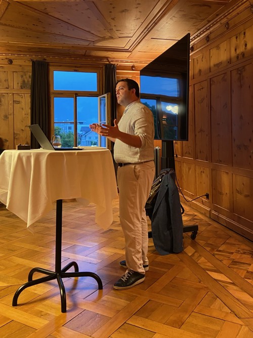 Jon Pult referierte im Gasthaus Traube. Jon Pult referierte im Gasthaus Traube.