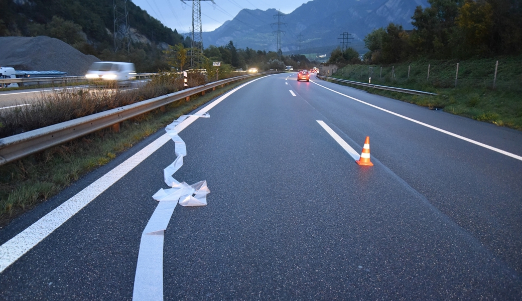 Eine Lenkerin musste stark bremsen, das bemerkten nachfolgende Autofahrer zu spät. 