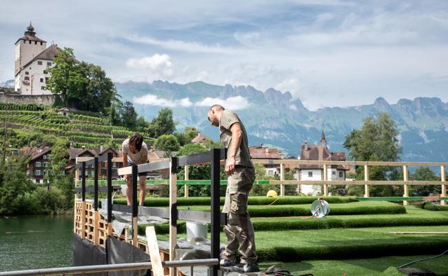 Bühne und Tribüne aufgebaut – die Vorbereitungen für die Festspiele sind in vollem Gange
