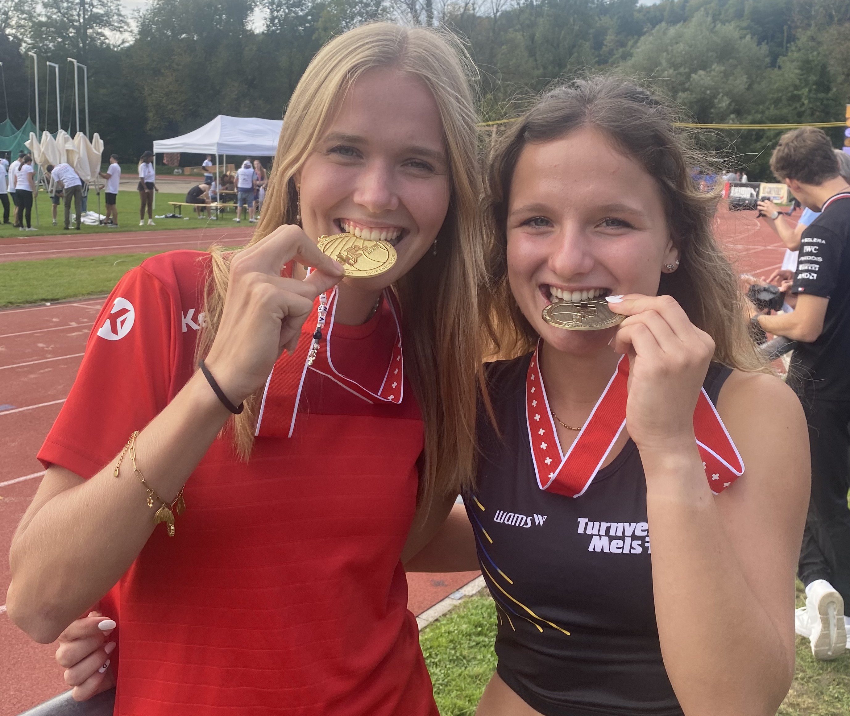 Persönliche Bestzeit und eine SM-Medaille für Emilia Schwarz