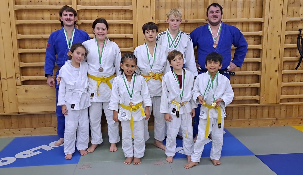 Kämpferische Stammgäste auf dem Siegerpodest