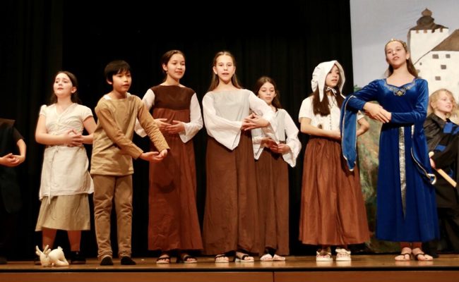 Eine Drachengeschichte: Gelebtes Mittelalter als Kindermusical aufgeführt
