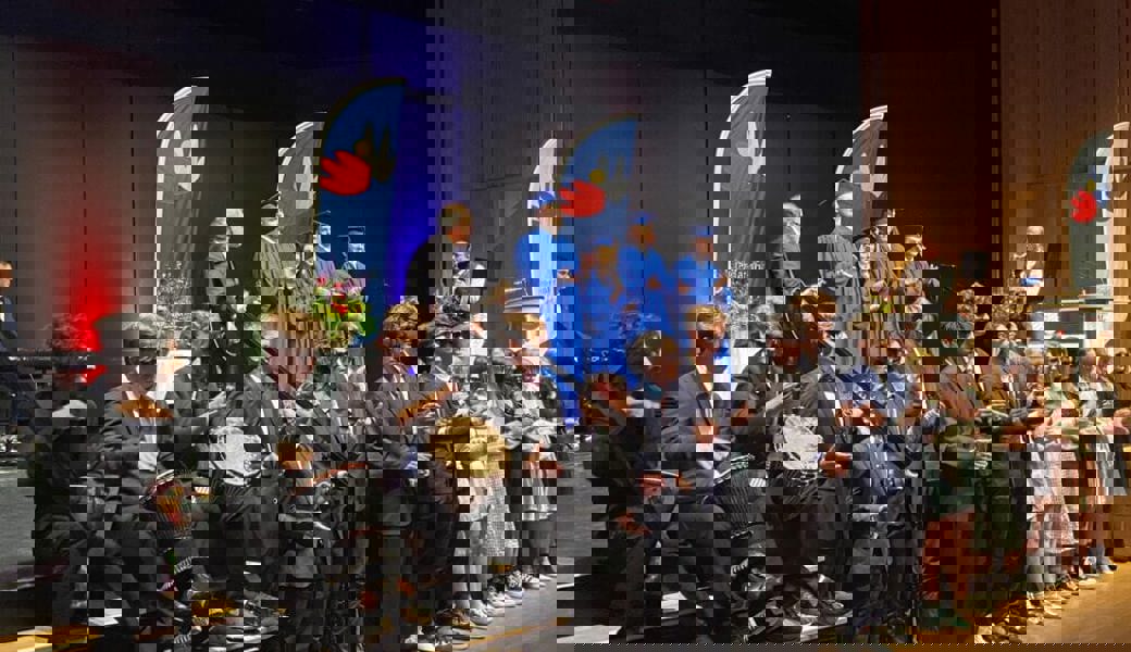  Die Abschlussklasse 2022 der International School Rheintal an der Diplomfeier. 