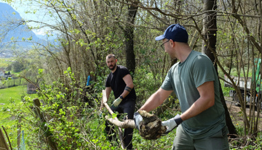Freiwilligeneinsatz für Bevölkerung am Wald- und Weglitag