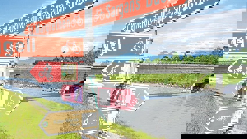  Nördlichste und letzte Verbindung zwischen den zwei Ländern: Brücken Sennwald-Ruggell. 