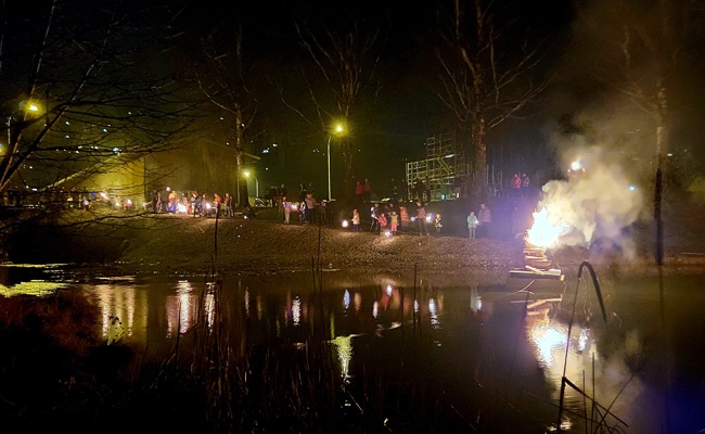 150 Menschen sahen den schwimmenden Funken