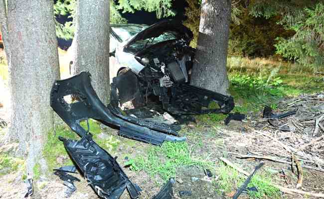 Fahrunfähige Autolenkerin: Passagiere tödlich und schwer verletzt
