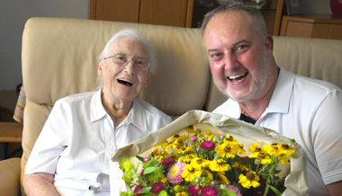 Mit viel Humor den 100. gefeiert