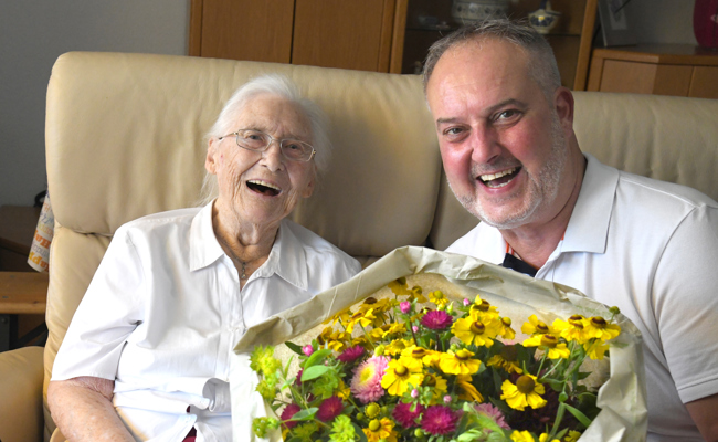 Mit viel Humor den 100. gefeiert