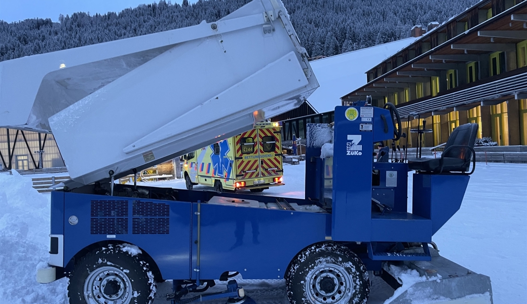 32-Jähriger verliert bei Unfall mit Eisbearbeitungsmaschine drei Finger