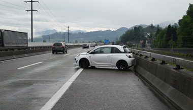Beschwipst auf der Autobahn in die Leitplanke gefahren