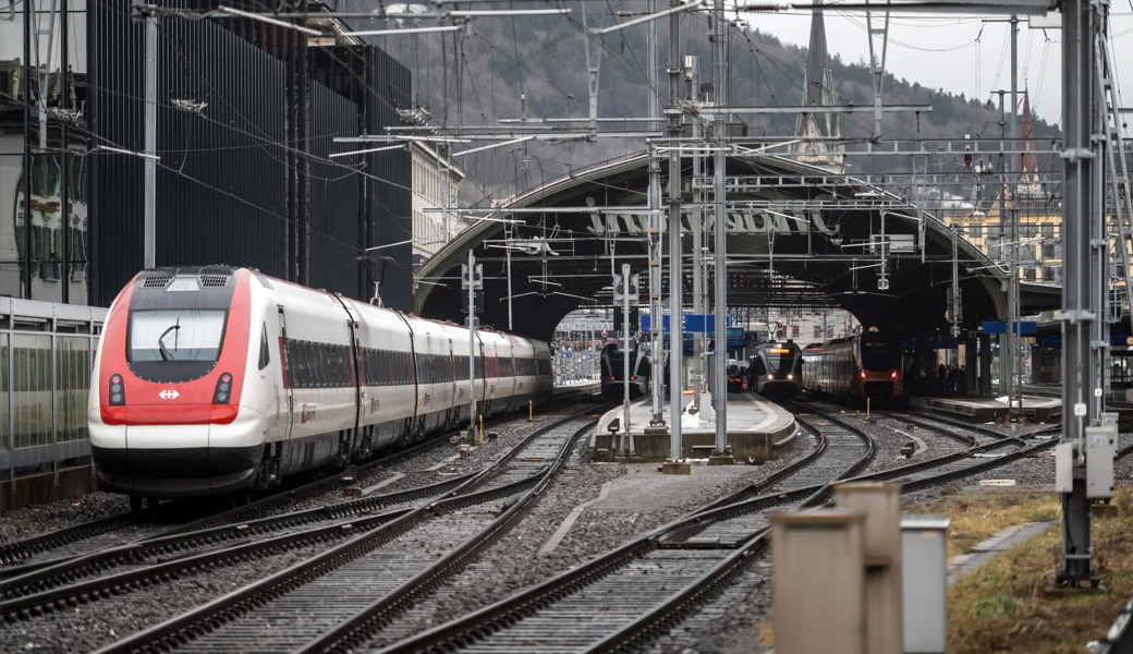 Der Bahnhof St.Gallen soll bis 2030 ausgebaut werden, damit die Züge mehr Platz haben. Ob das klappt, ist momentan unklar.