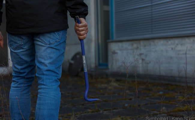 Diebe brechen Waschanlagen-Automaten auf