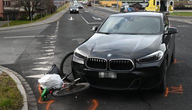 Zusammenprall zwischen Velo und Auto: Der Velofahrer musste ins Spital