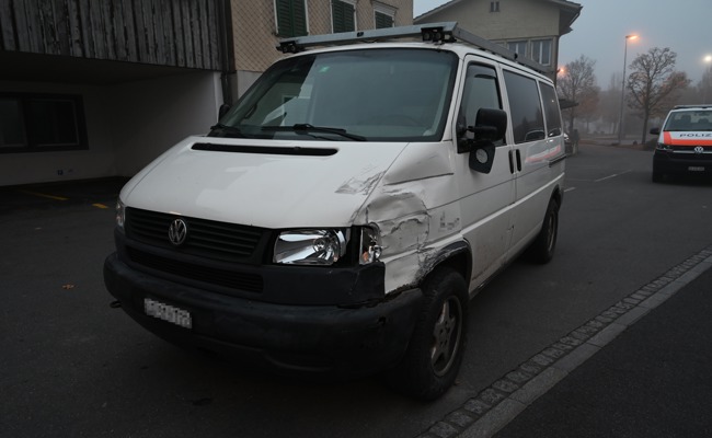 Fahrunfähig Streifkollision verursacht und weitergefahren